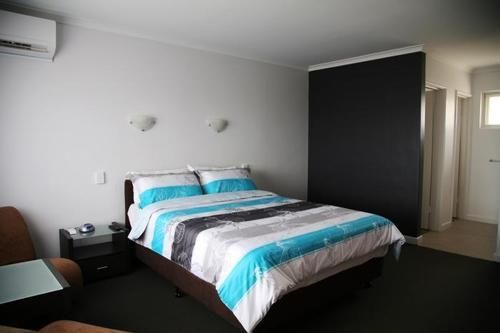 Christies Beach Hotel Clarendon Bagian luar foto